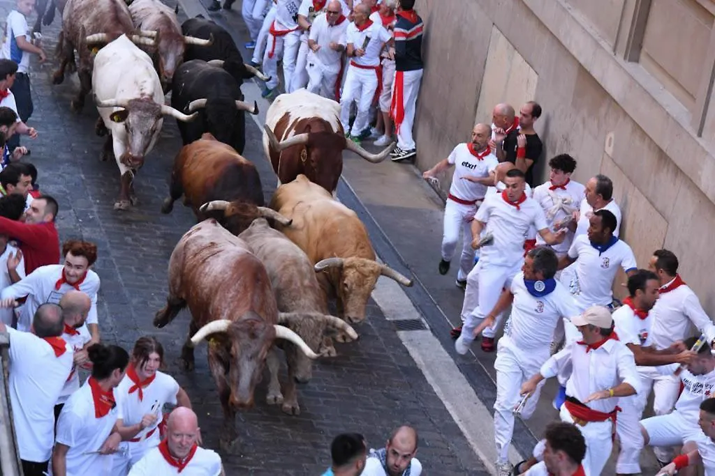 El Primer Balcon De Santo Domingo Bull Run Balcony Pamplona